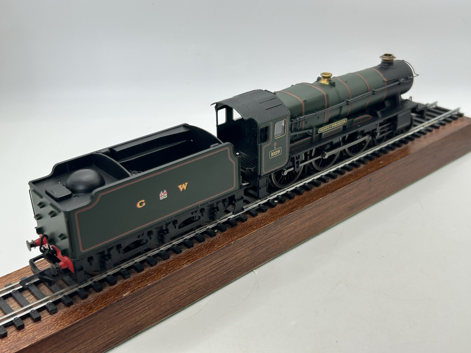 OO Hornby R2085 GWR ‘County Of Worchester’ 4-6-0 Steam Locomotive – (VG BOXED)