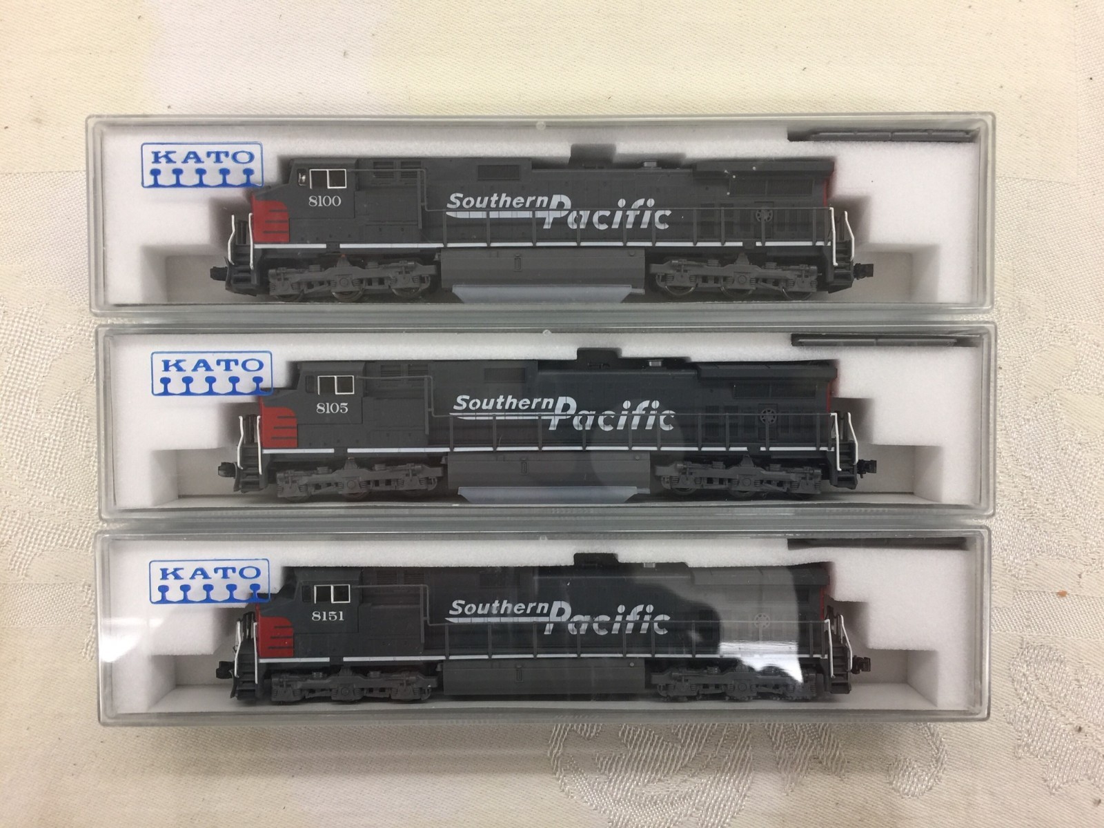 KATO Southern Pacific – C44-9W #8100 #8105 & #8151 *Light Use* Great Cond.