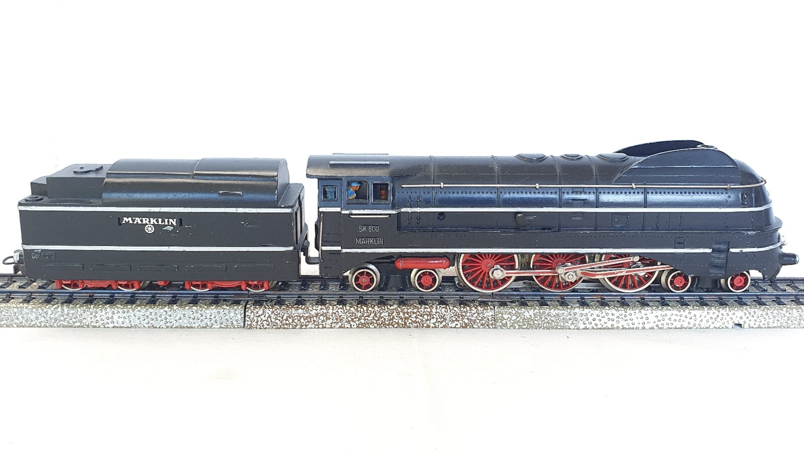 Marklin AC HO SK-800 German BR-06 STREAMLINED STEAM LOCOMOTIVE Type 2 NMIRB 1955