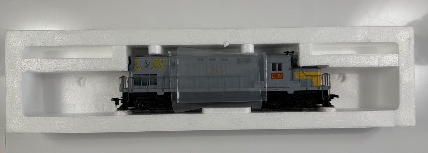Vintage RIVAROSSI HO SCALE #1871 Diesel Locomotive ALCO C 420 1301 L&N