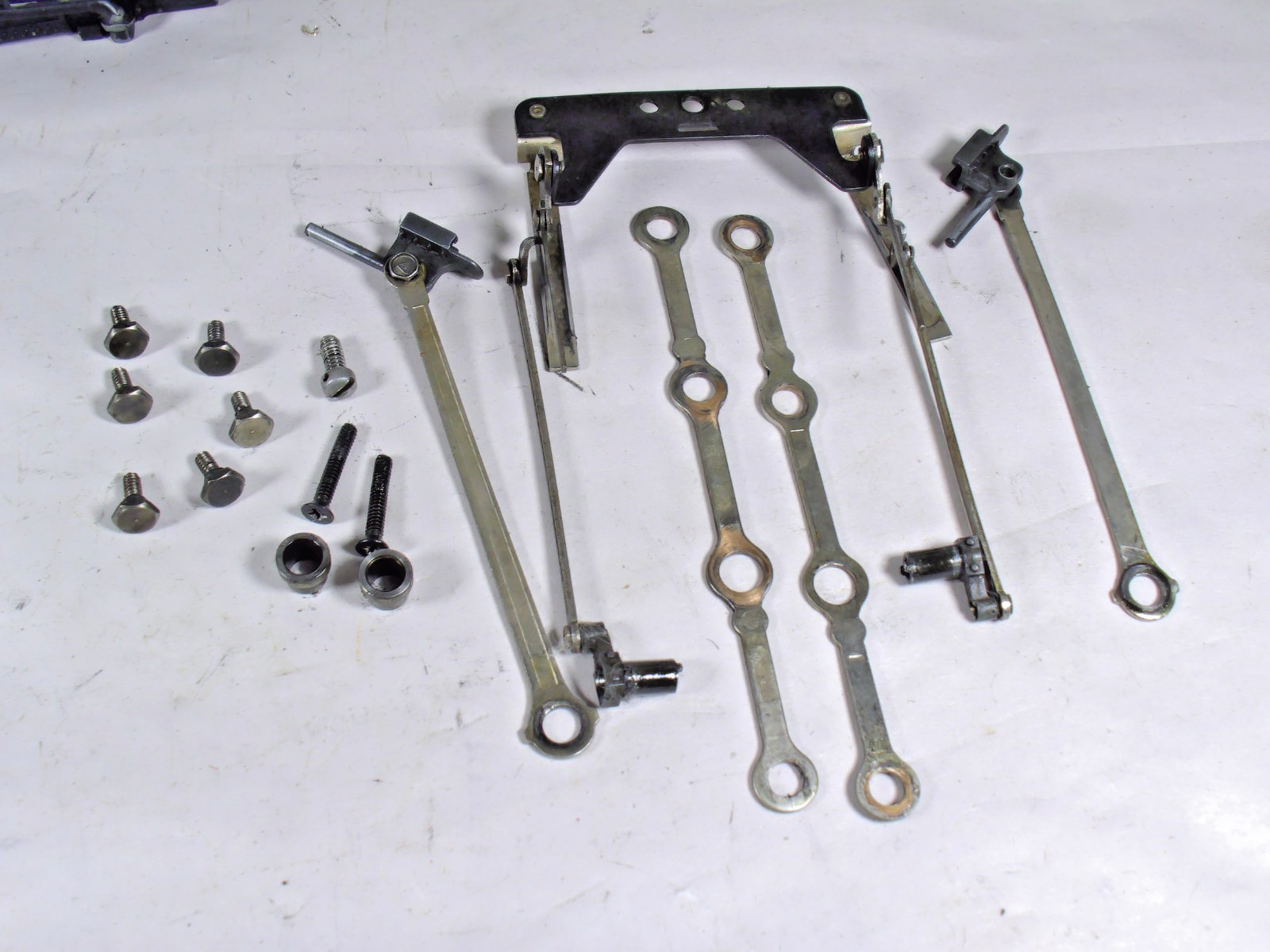Lionel Original Vintage 736 O Gauge Locomotive complete rods & linkage CLEAN