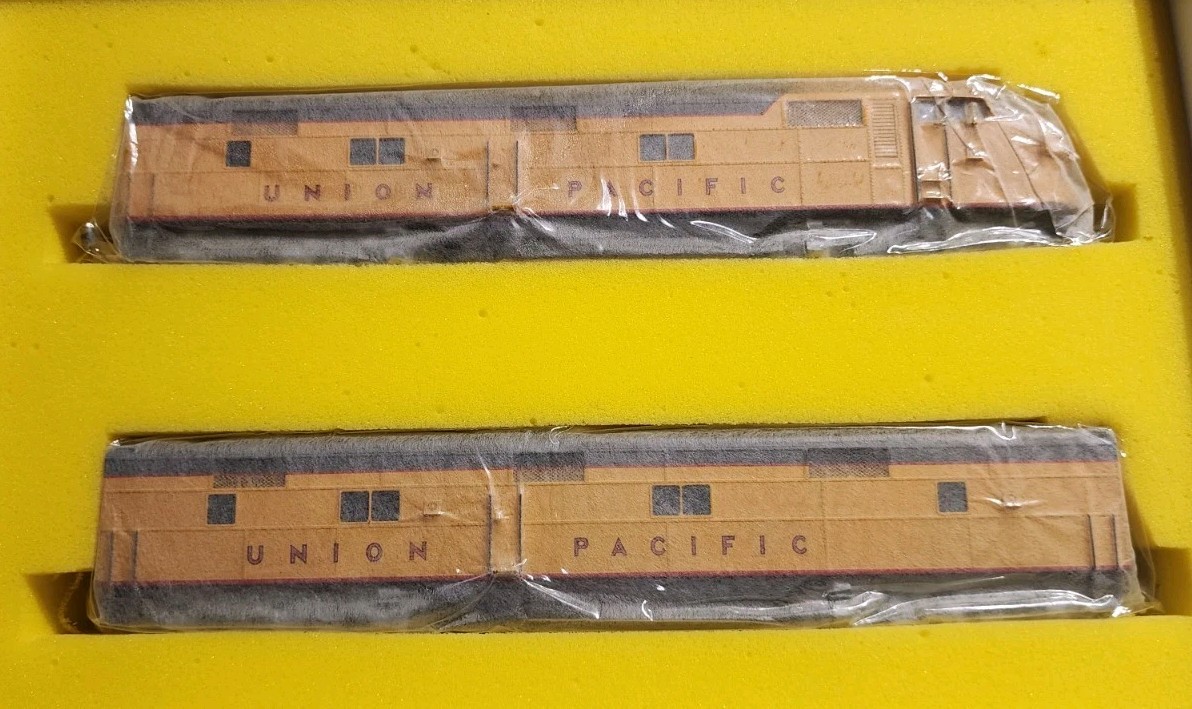 Oriental Limited HO Scale Brass EMD E7A + E7B 2000HP Diesel Set Union Pacific