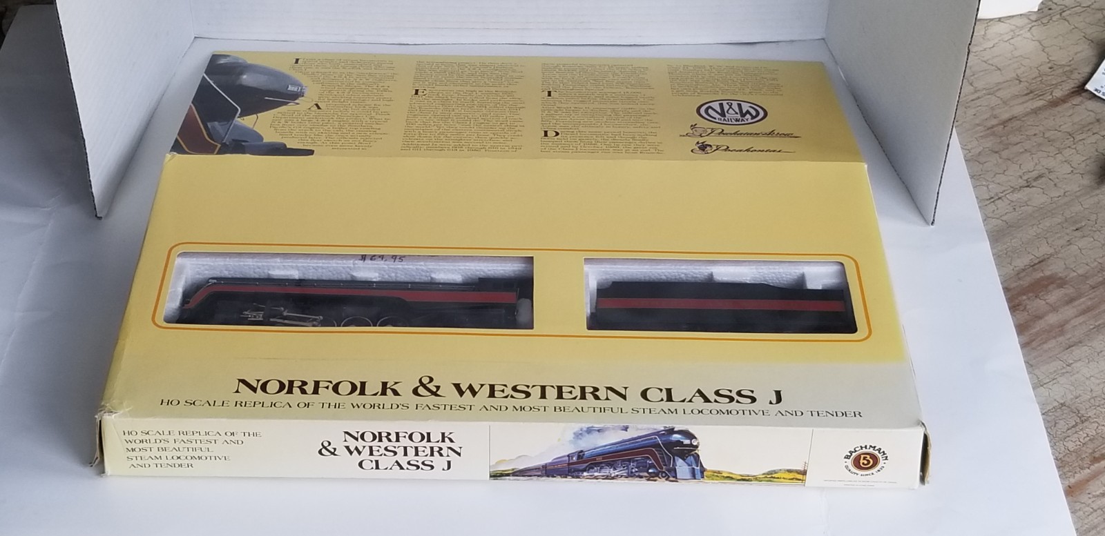 Bachmann HO Norfolk & Western Class J Steam Locomotive & Tender New In Box A5