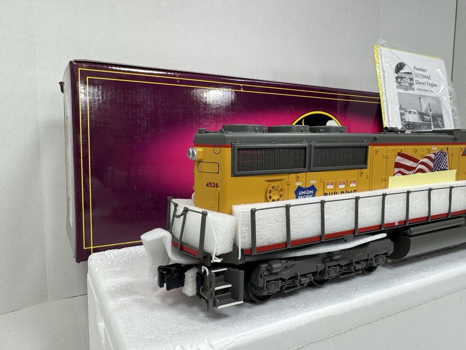 MTH 20-2376-1 Union Pacific UP flag SD70M diesel engine #4526 PS 2.0 BCR NIB