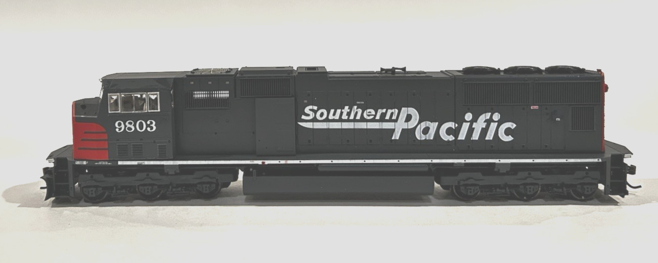 HO Scale Athearn Genesis G6125 Southern Pacific SP EMD SD70M Diesel #9803 Tested