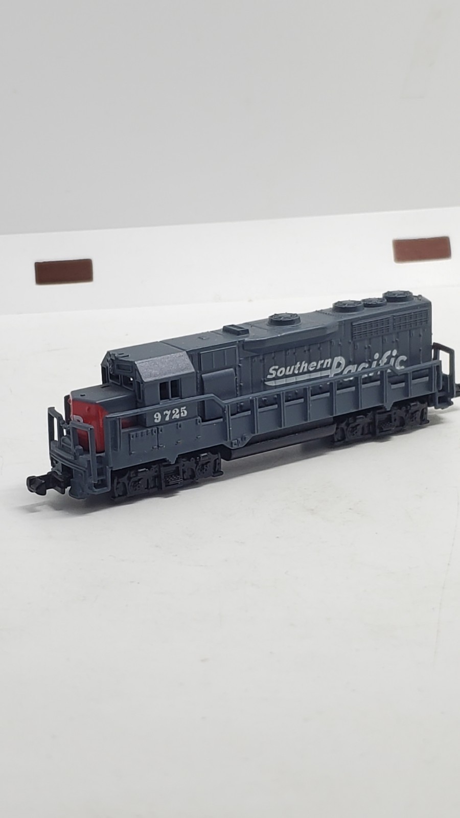 Southern Pacific 9725 N Gauge Locomotive