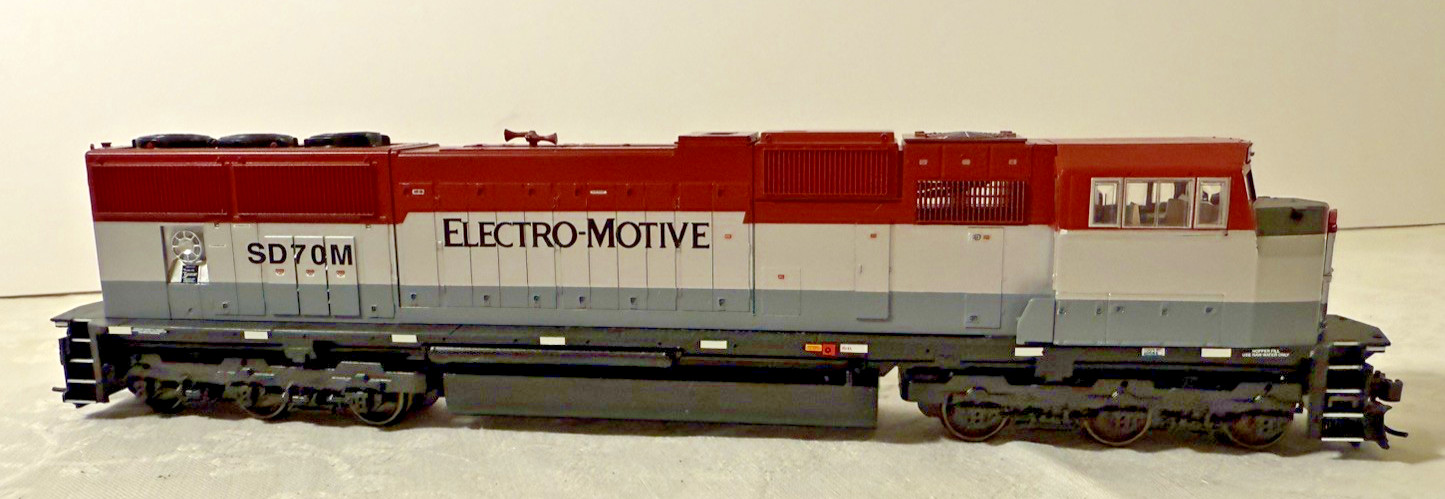 Nice Athearn Genesis EMD SD-70M Lease Unit Diesel Engine DCC Ready HO