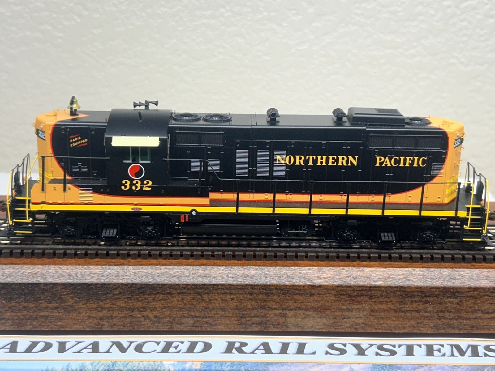 NORTHERN PACIFIC GP9 LOCO- DCC/TSUNAMI SOUND HO Scale -“GENESIS” NEW RTR OOP