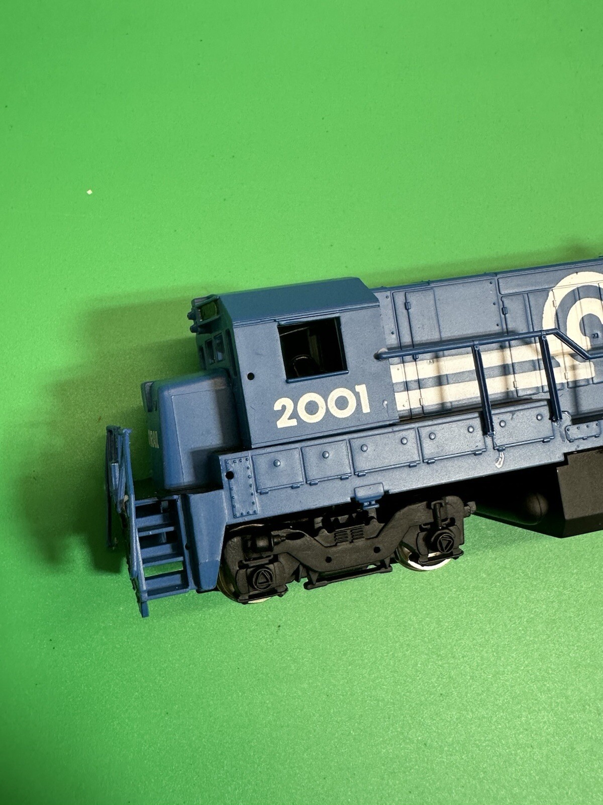 HO SCALE SPECTRUM 85014 DASH 8-4 CONDUCTOR IN BOX