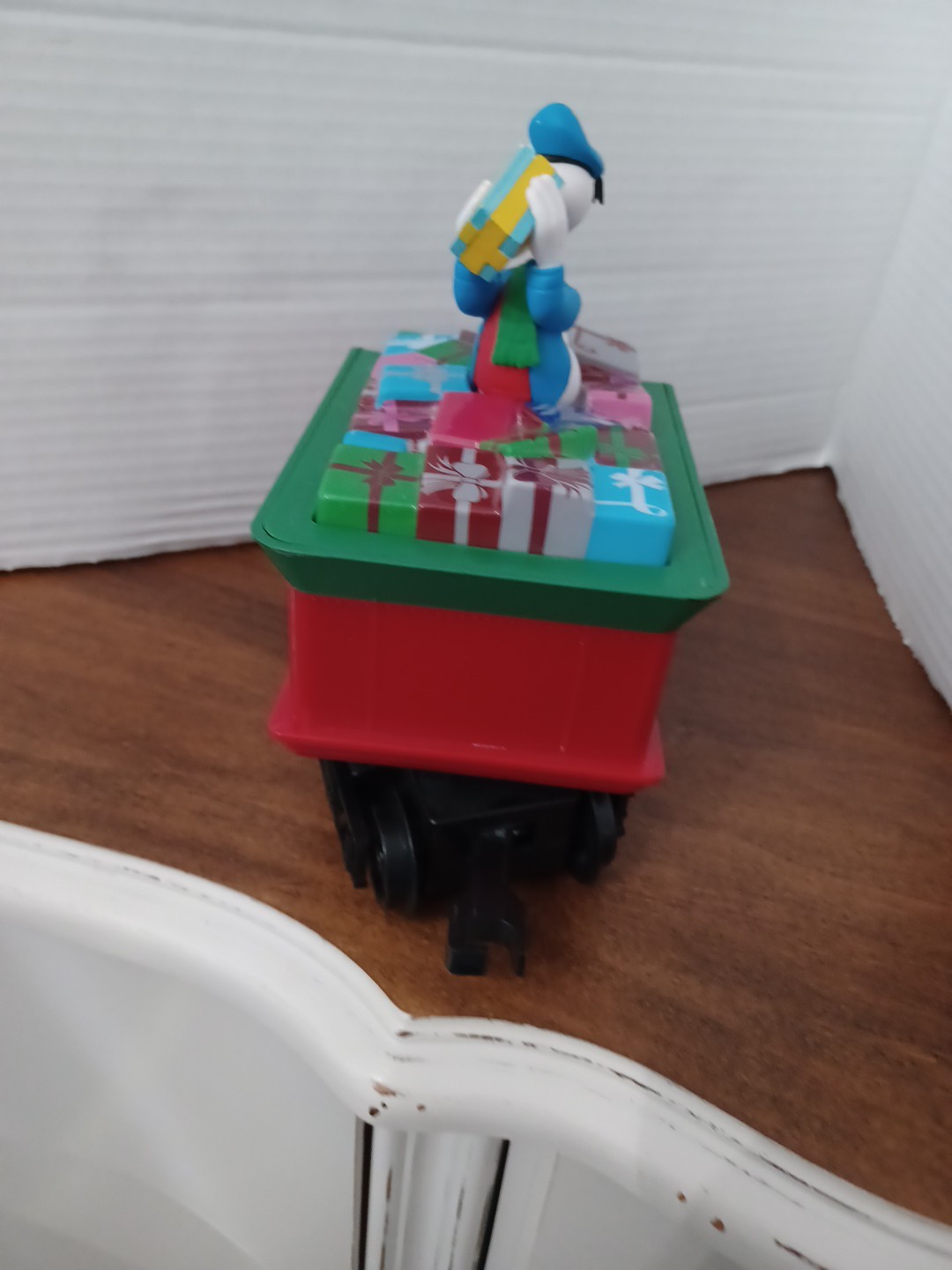 Lionel Ready to Play Disney Mickey Mouse Express Donald Duck Tender Car