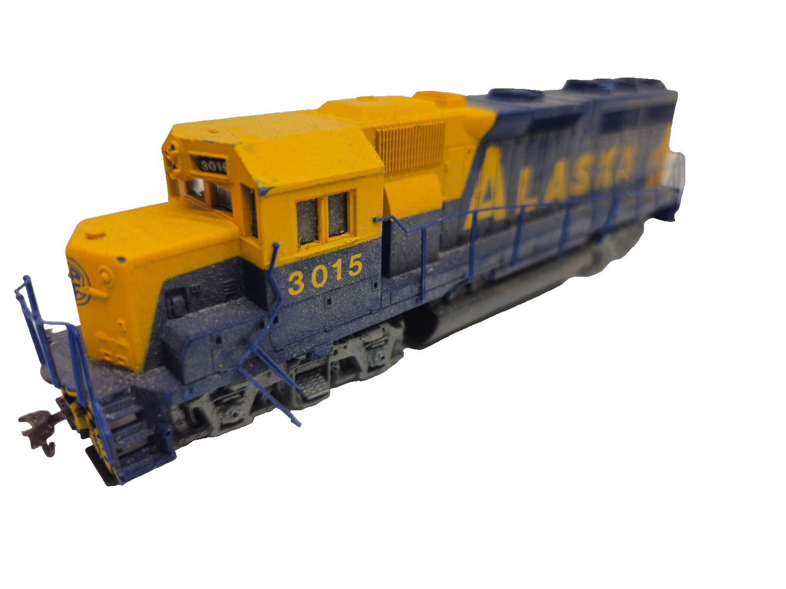 BACHMANN #63598 N Scale EMD GP-40 LOCOMOTIVE – ALASKA RAILROAD #3015