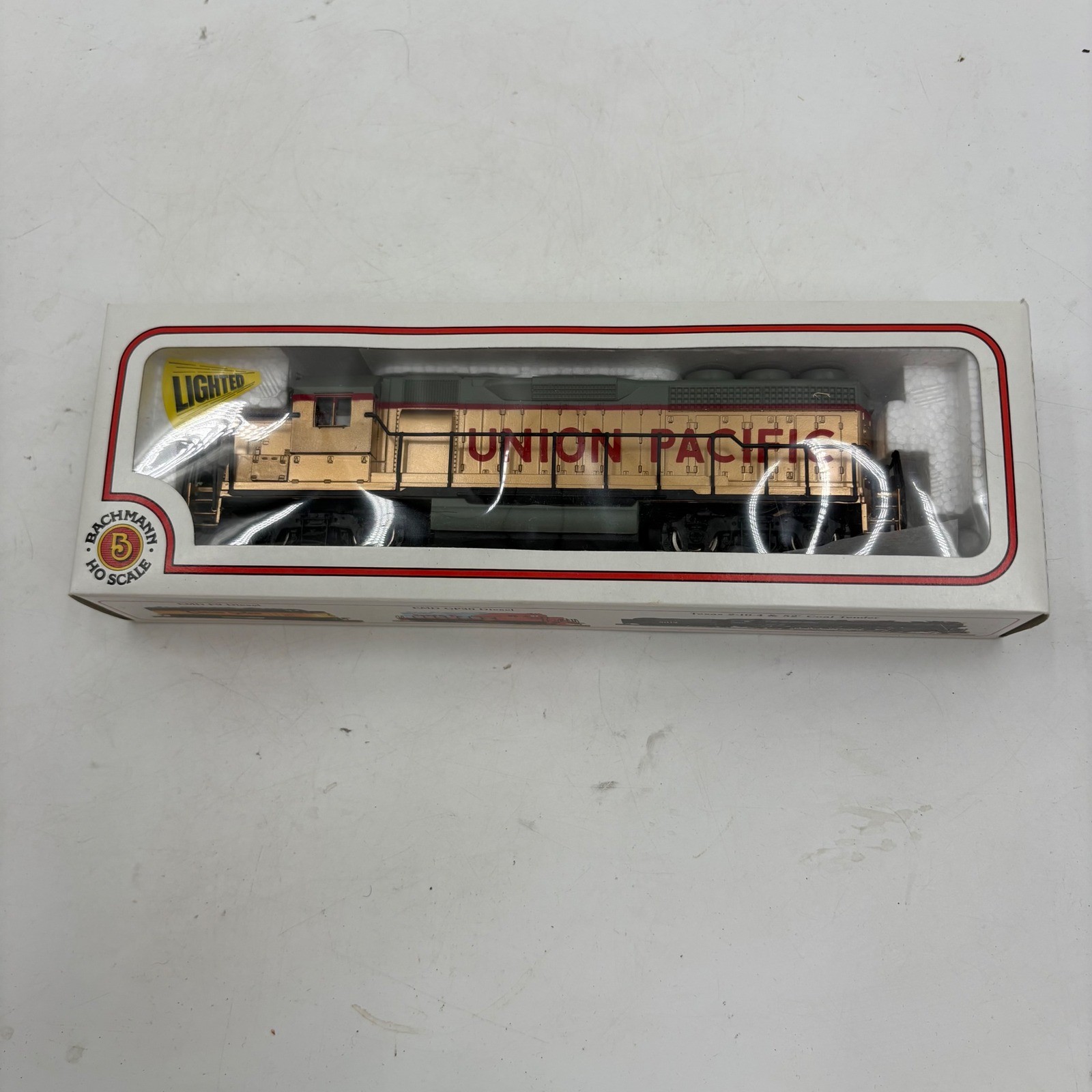 Bachmann HO Scale Union Pacific Diesel Locomotive Lighted Gold Vintage Train