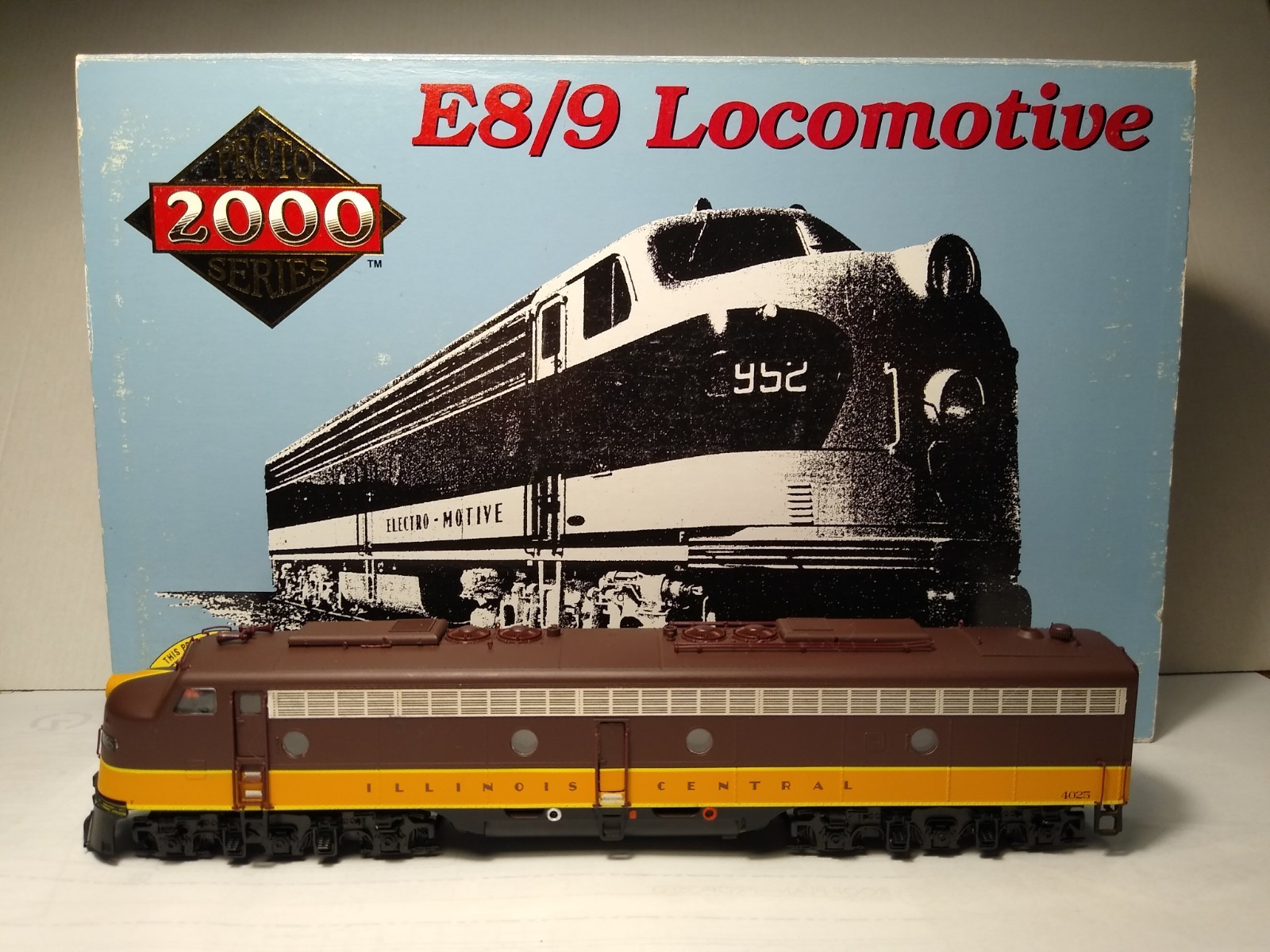 HO Proto 2000 Illinois Central Powered Diesel Locomotive E8/9