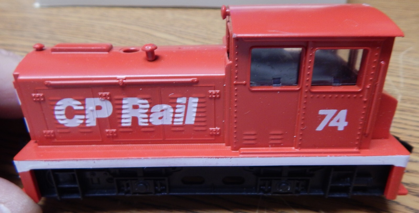 MODEL POWER 6674 CP RAIL SWITCHER LOCOMOTIVE USED VERY LITTLE IN BOX LQQK