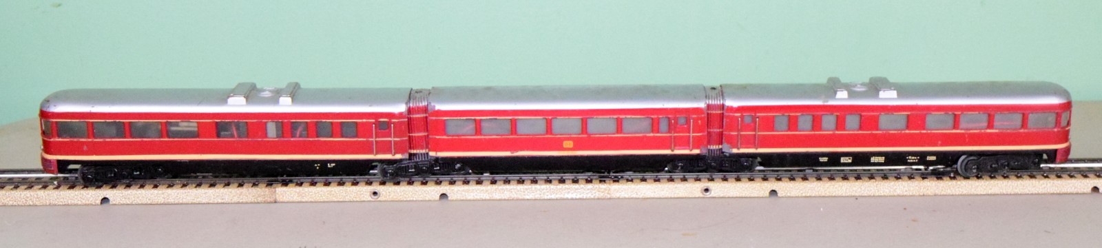 Scarce Marklin 3025 3-Unit Railcar. HO, Die Cast Metal, w/ OB