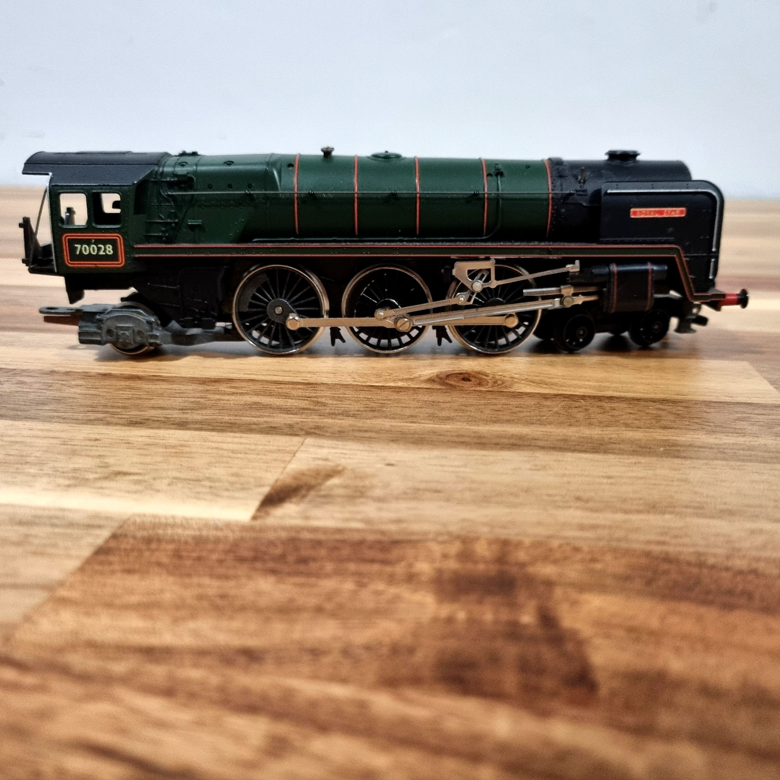 Hornby Locomotive Royal Star 70028 Train OO Gauge Green Black
