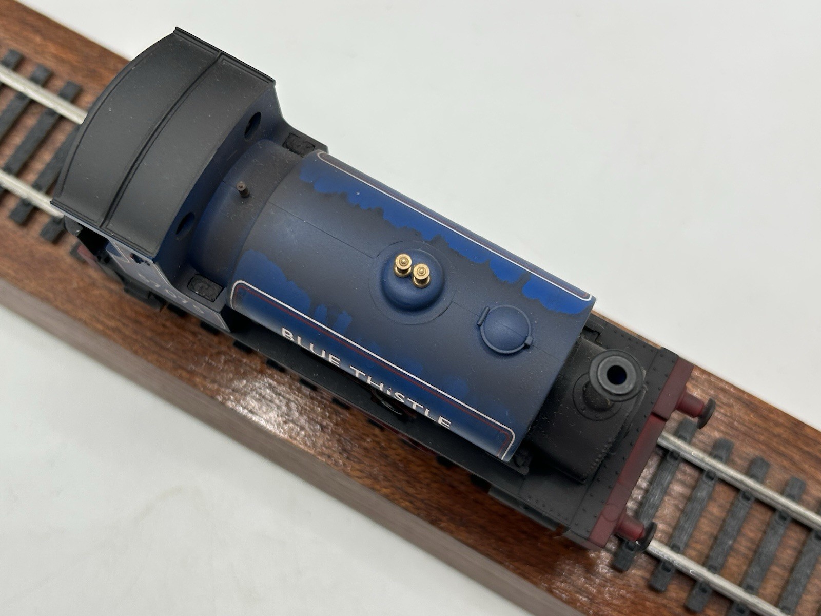 OO Hornby R1130 0-4-0 Industrial Saddle Tank Locomotive ‘Blue Thistle’ WEATHERED