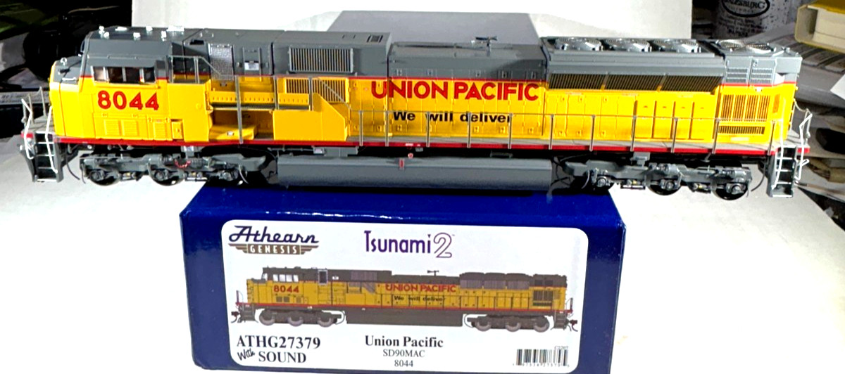 ATHEARN GENESIS HO SCALE SD90MAC LOCOMOTIVE W/TSUNAMI2 SOUND&DCC UP ATHG27379