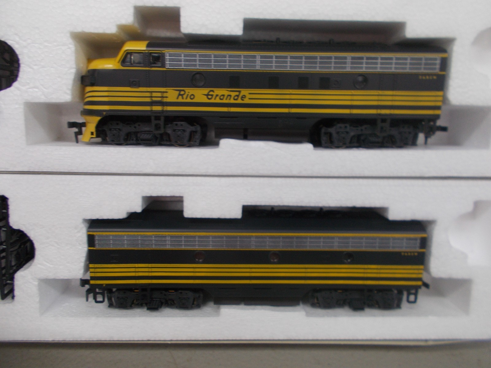 STEWART / KATO ~ RIO GRANDE F7A & F7B BOTH POWERED LOCOMOTIVES~NIB~HO SCALE