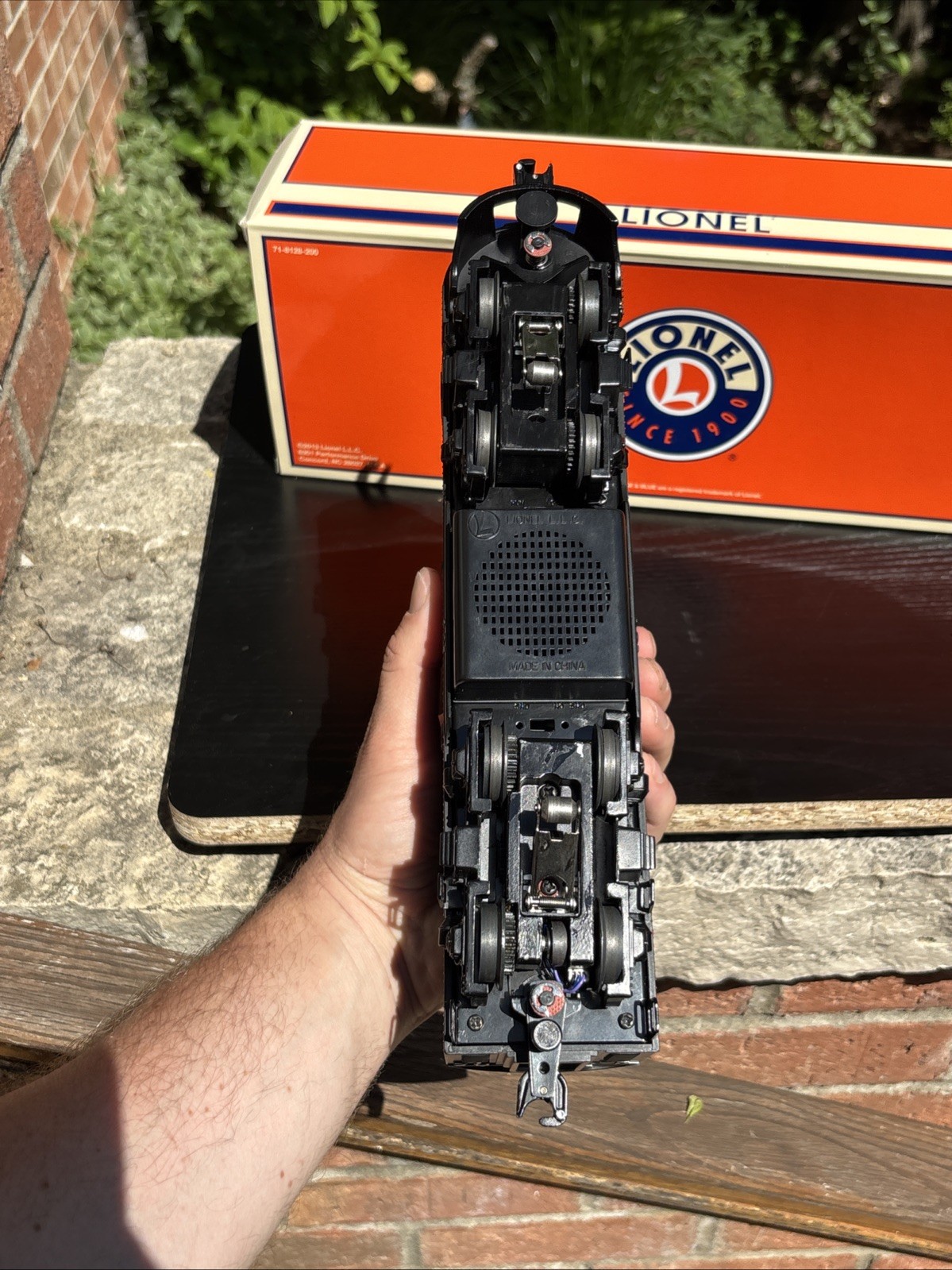 Southern Pacific Black Widow FT. Diesel Engine Railsounds 6 38253 Collectible