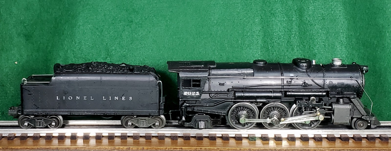 LIONEL 2025 STEAM ENGINE * LIQUID SMOKE * 6466W TENDER * SERVICED RUNS GREAT !!