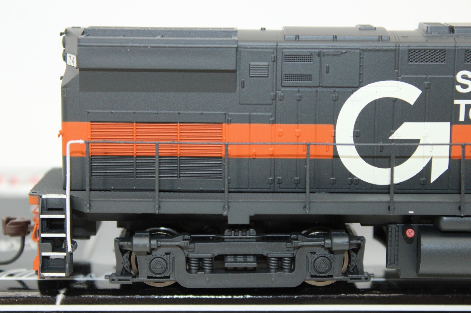 Atlas Classic HO Springfield Terminal Guilford C424 Locomotive #74 DCC Ready LED