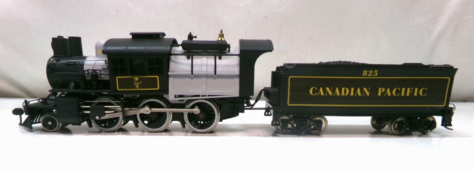 HO gauge Mehano Canadian Pacific camel back 2-6-0 steam engine (lot A8005)