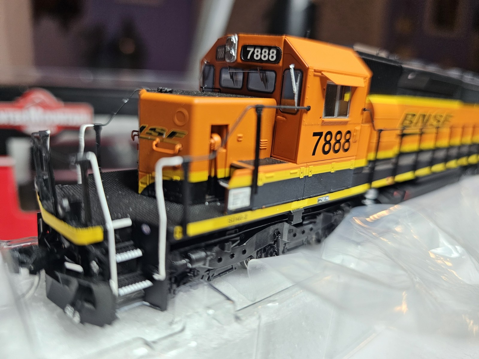 Intermountain Railway SD40-2 Locomotive With Sound BNSF New Image Car# 7888