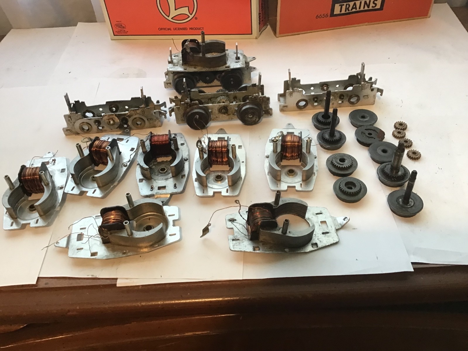 Lionel NW-2 600 SERIES MOTOR PARTS NOT COMPLETE PARTS OR REPAIR