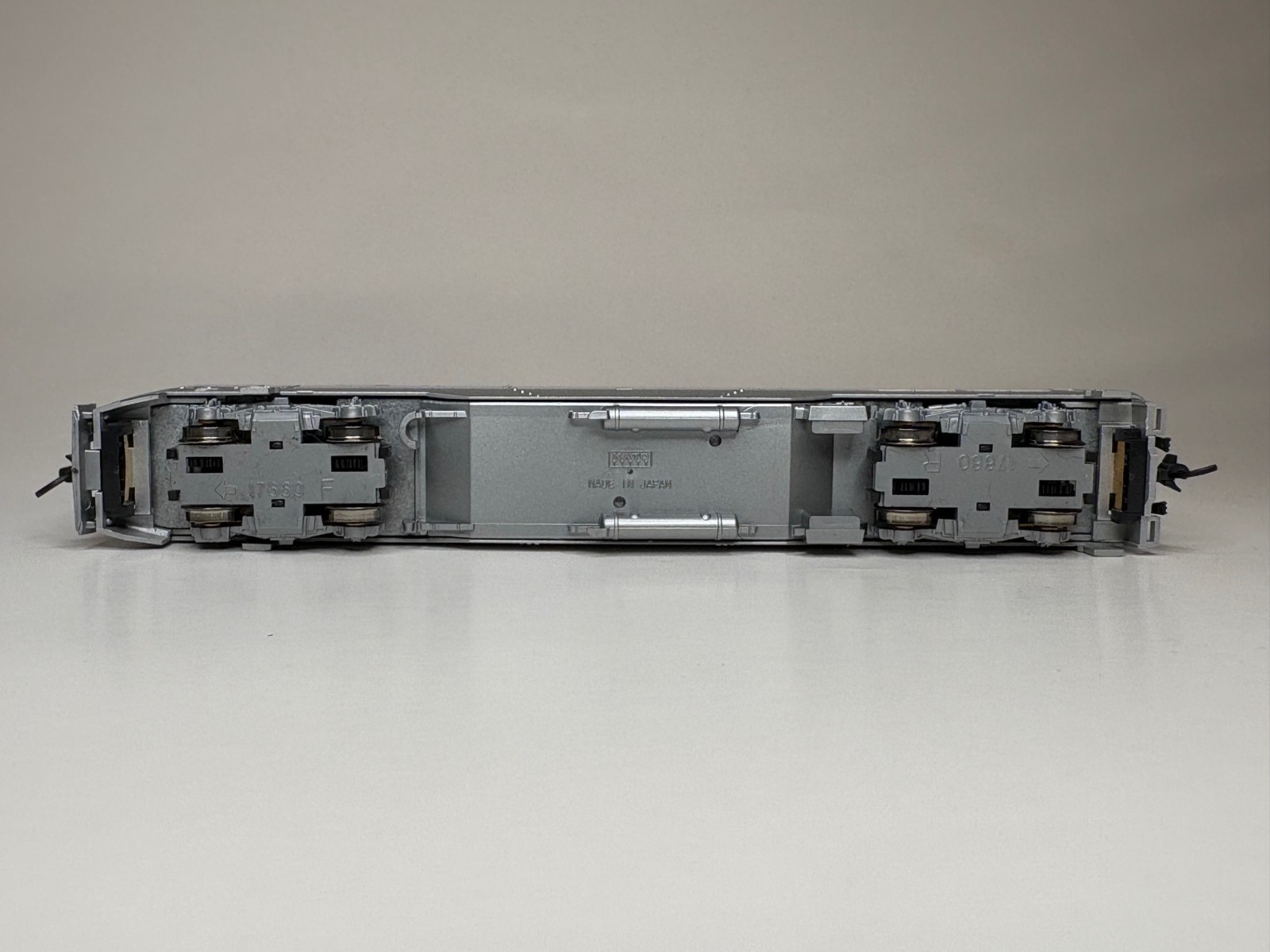 Kato n scale Amtrak P42 Phase III Set of 2 #9, #53 Very Clean! MPN #106-6101
