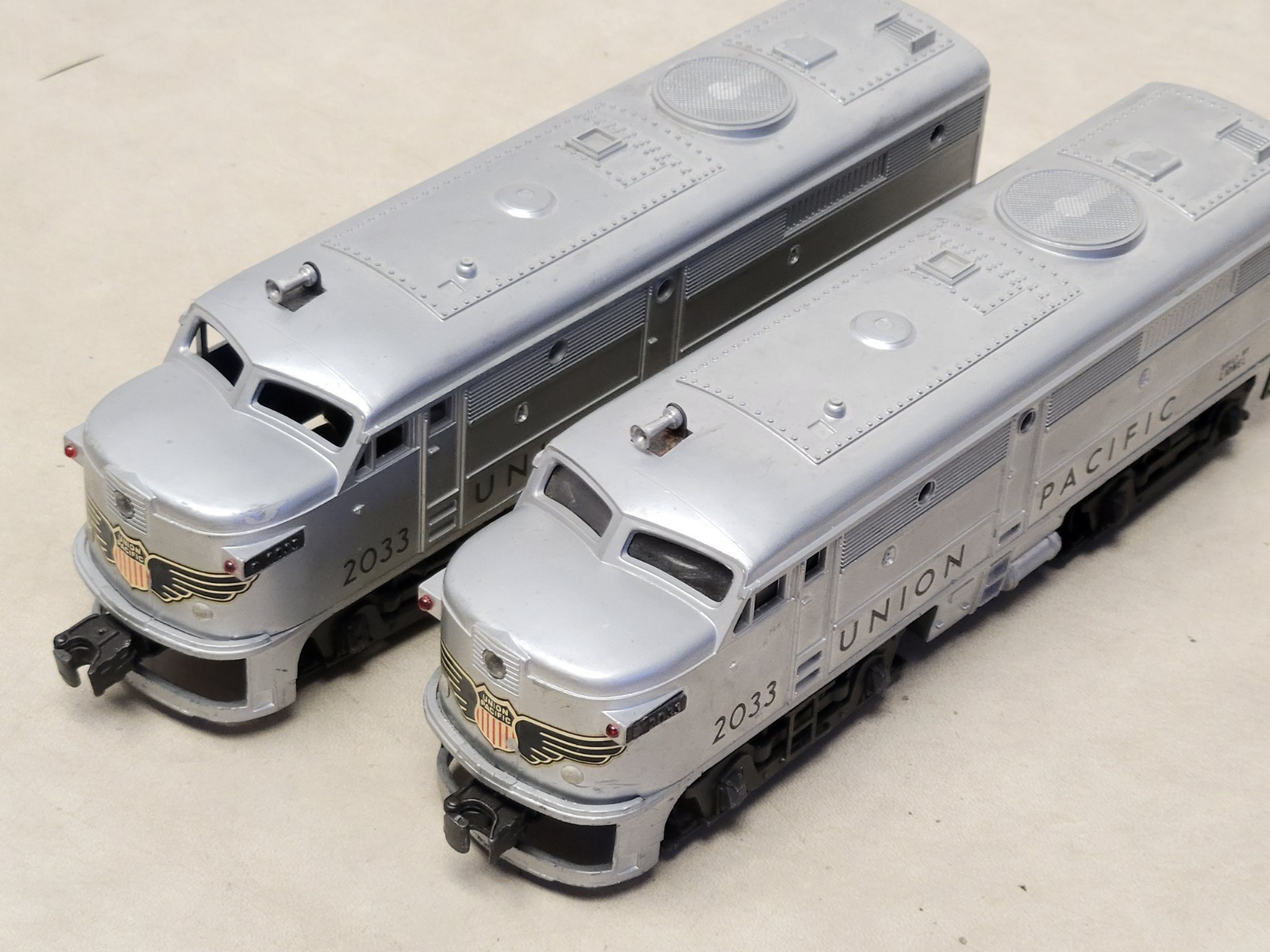 LIONEL TRAINS 2033 UNION PACIFIC AA ALCO DIESEL LOCOMOTIVE SET – TESTED!