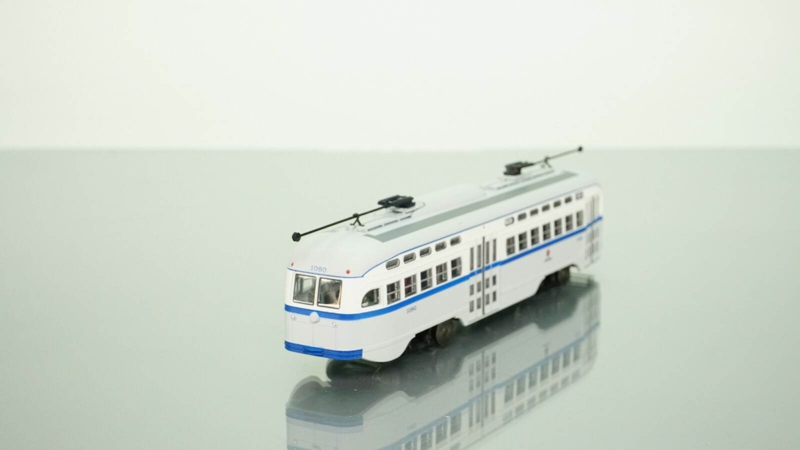 Bowser PCC Streetcar F Line Newark HO scale