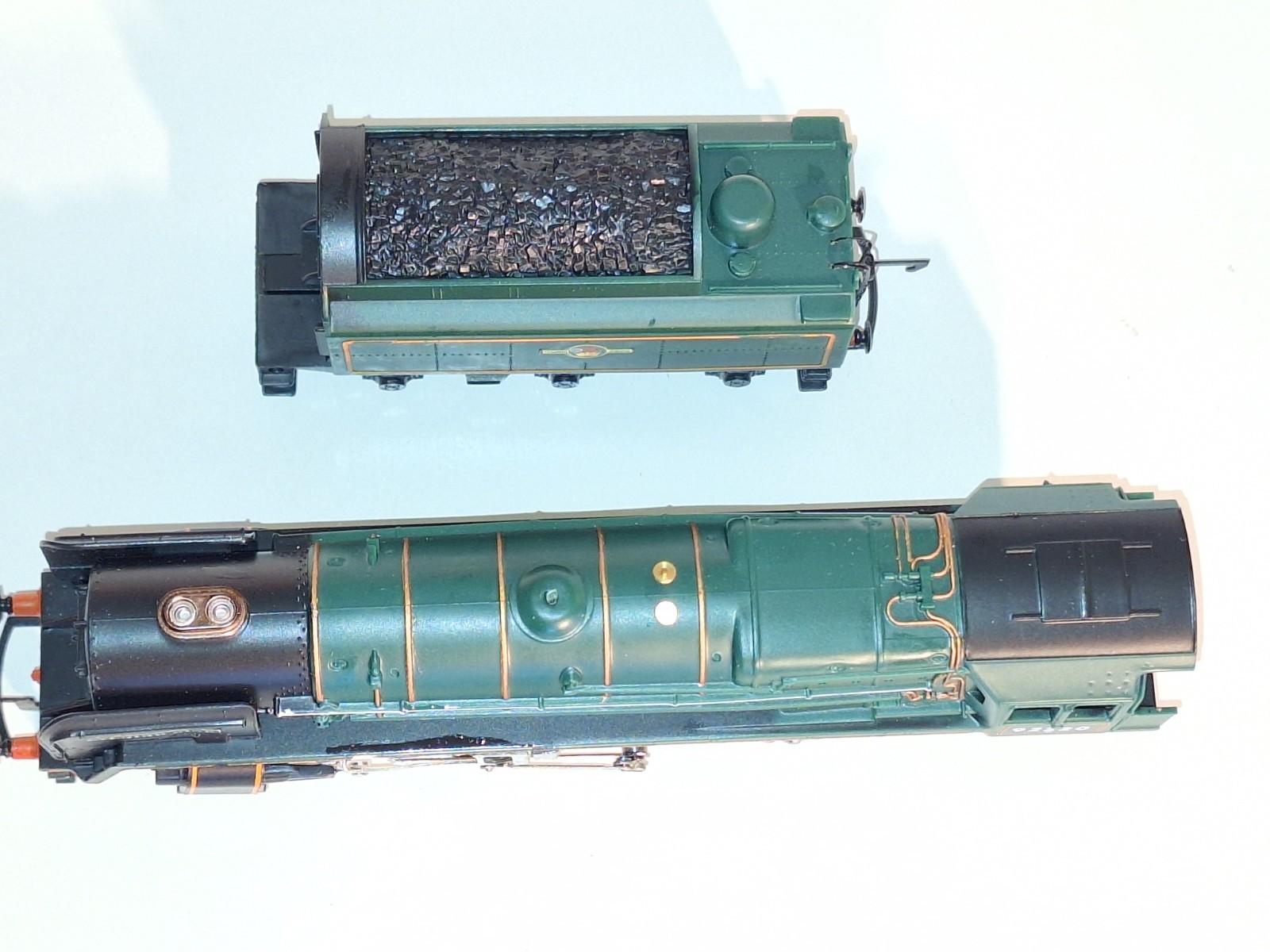Hornby R065 BR 9F Evening Star #92220.New Old Stock. Wheel Delamination.Boxed.OO