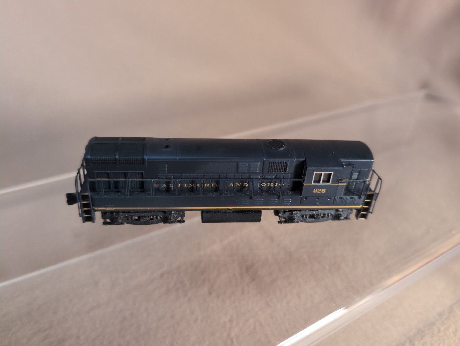 H16-44 Baltimore And Ohio #928 B&O Bachmann N Runs, Noisy