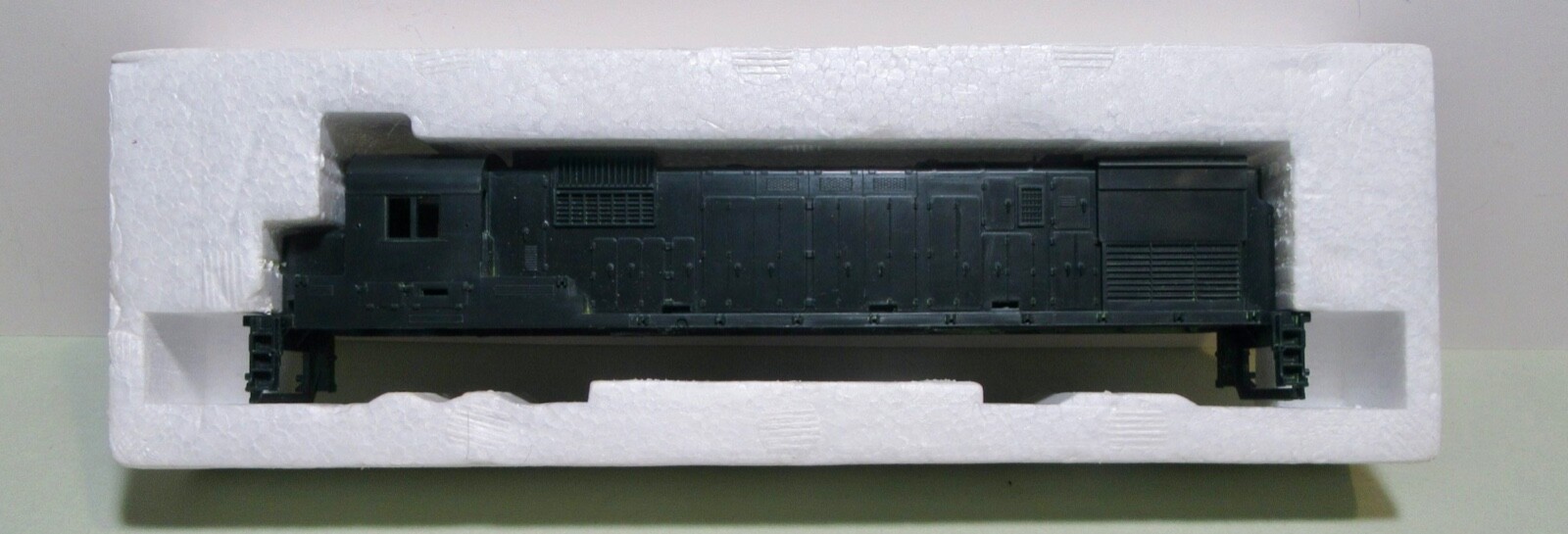 Tyco HO Scale Black Unlabled Locomotive Shell