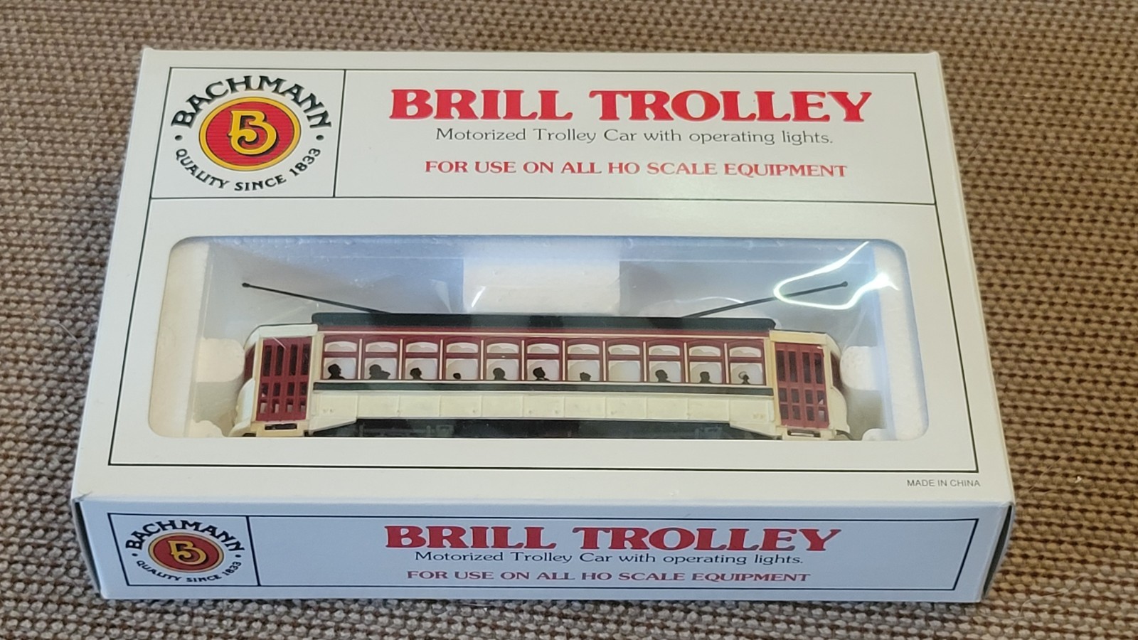 Bachmann Brill Trolley HO Christmas Trolley Car Motorized w/Lights #61040