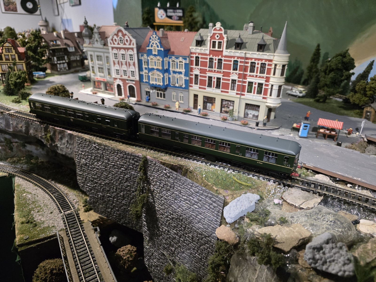 Bachmann Branchline BR Derby Two Car EMU 32-516a OO Scale DCC Ready