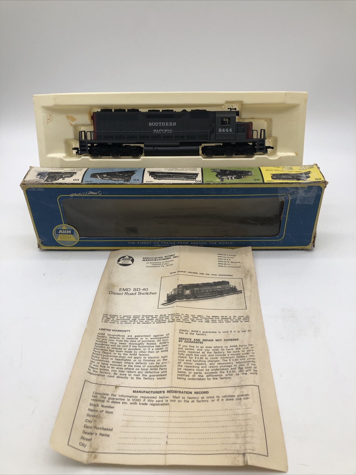 AHM #5030-06 EMD SD-40 Diesel Road Switcher HO 1:87 Scale NOS Tested See Video