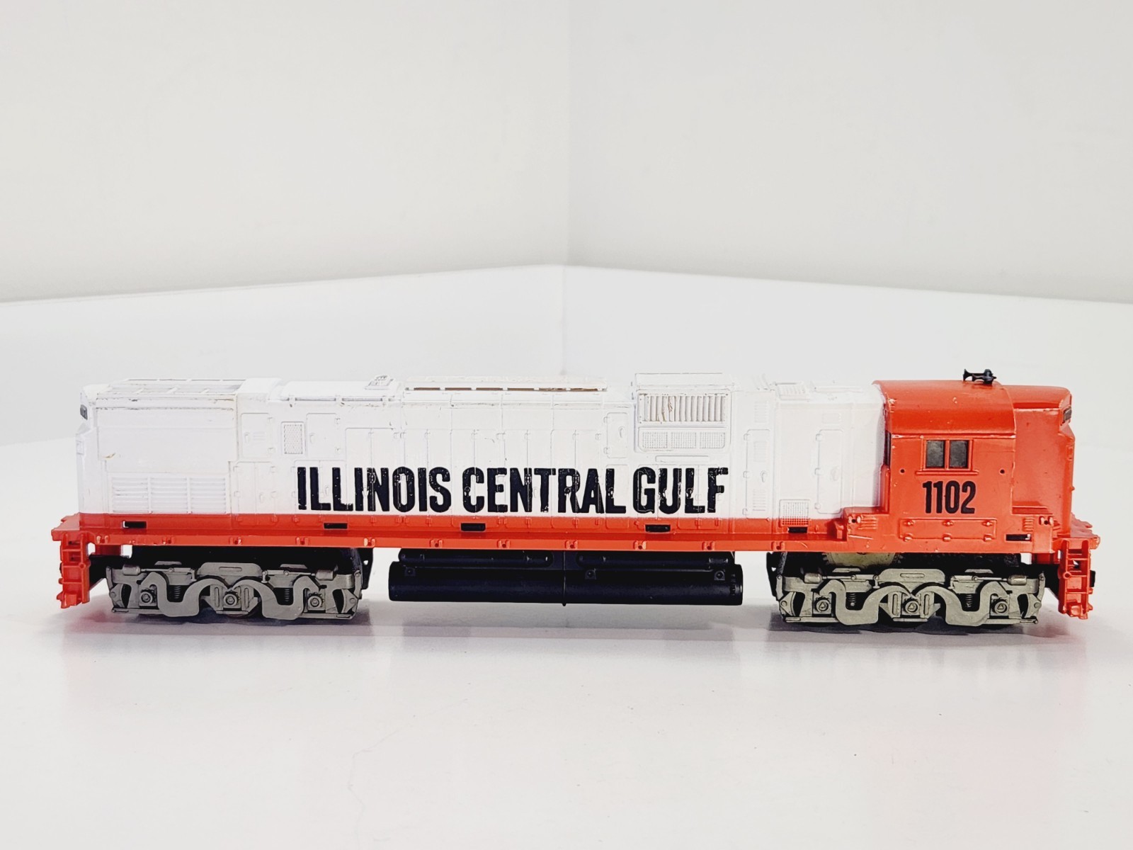 TYCO HO Scale Illinois Central Gulf #1102 Diesel Locomotive