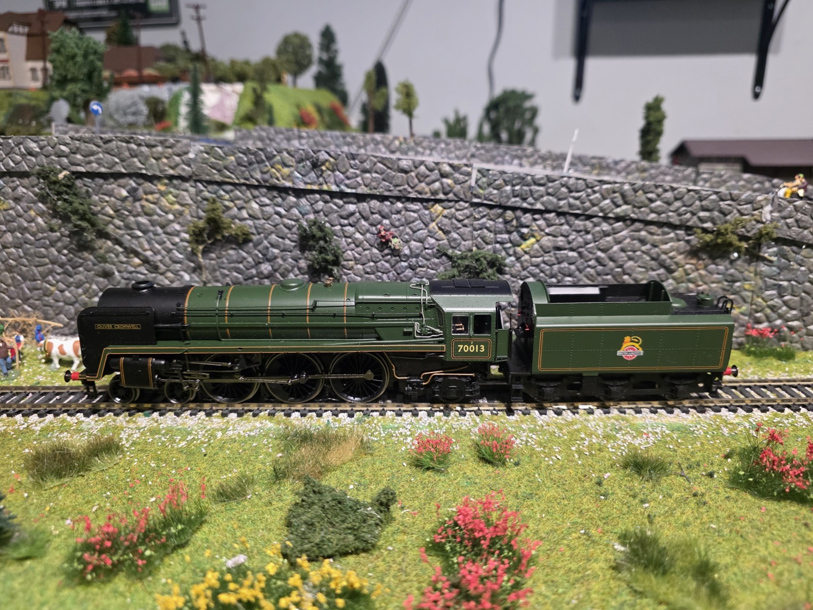 Hornby BR Standard 7 Brittania Steam Locomotive R3865 OO Scale DCC Ready
