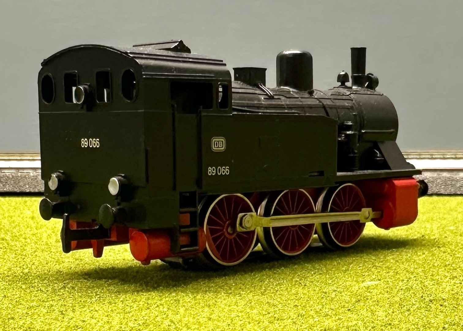 Marklin 3107 HO DB BR89 066 3-Rail Analog AC Steam Locomotive