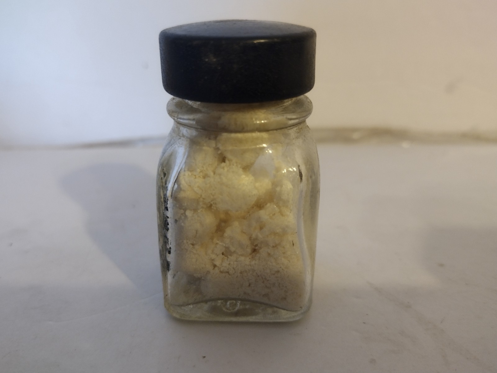 Lionel SP Smoke Pellets 25 tablets RARE CLEAR Bottle Early 1940’s