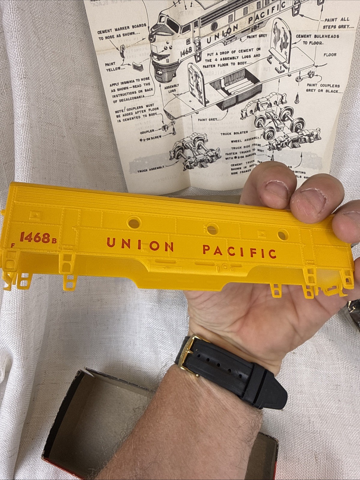 Vintage Globe HO Diesel Locomotive Union Pacific F7 1468 Yellow Kit Boxed