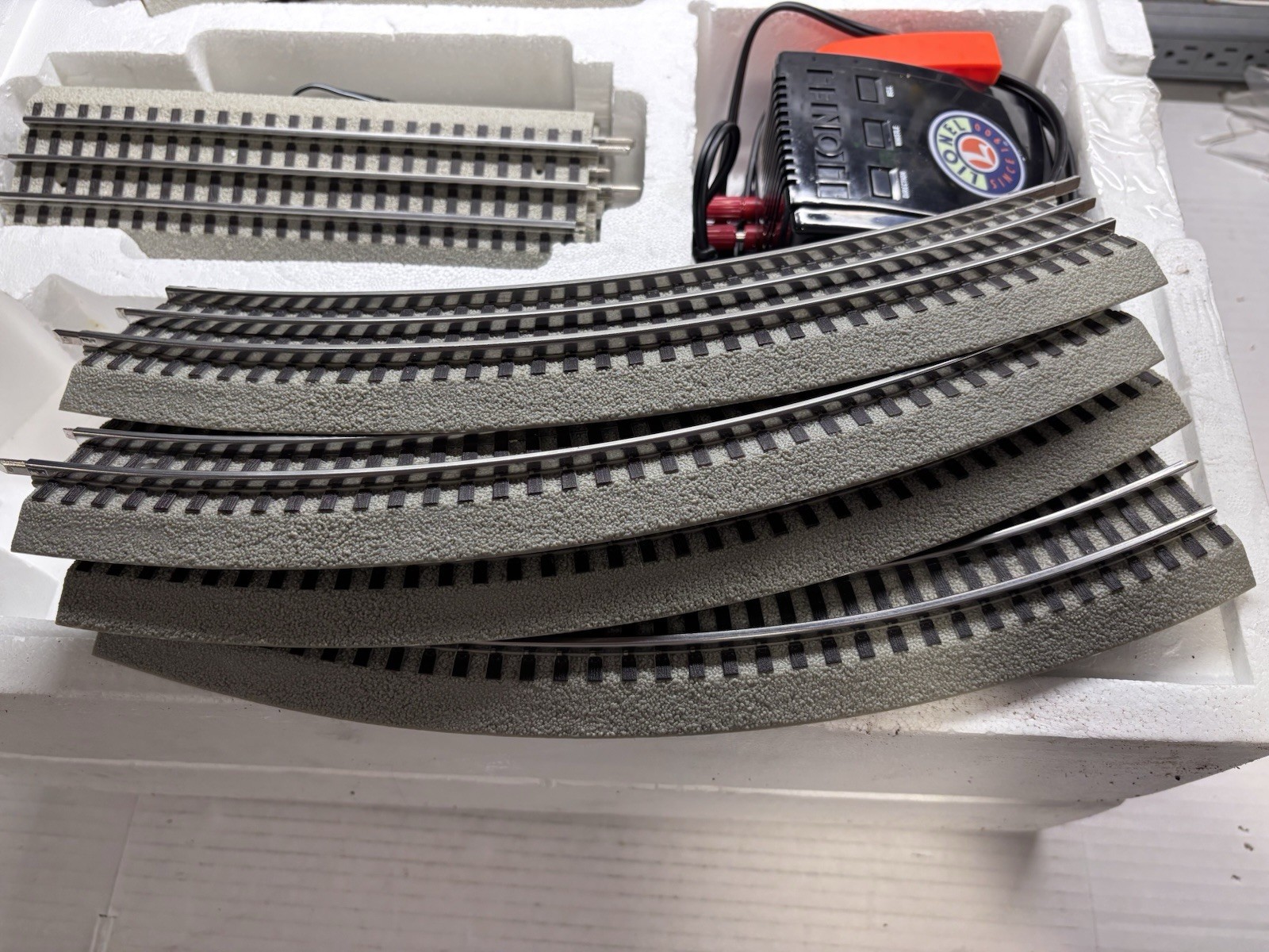 Lionel O Gauge Analog Train Starter Set 6-30053 Light Sound Real Smoke