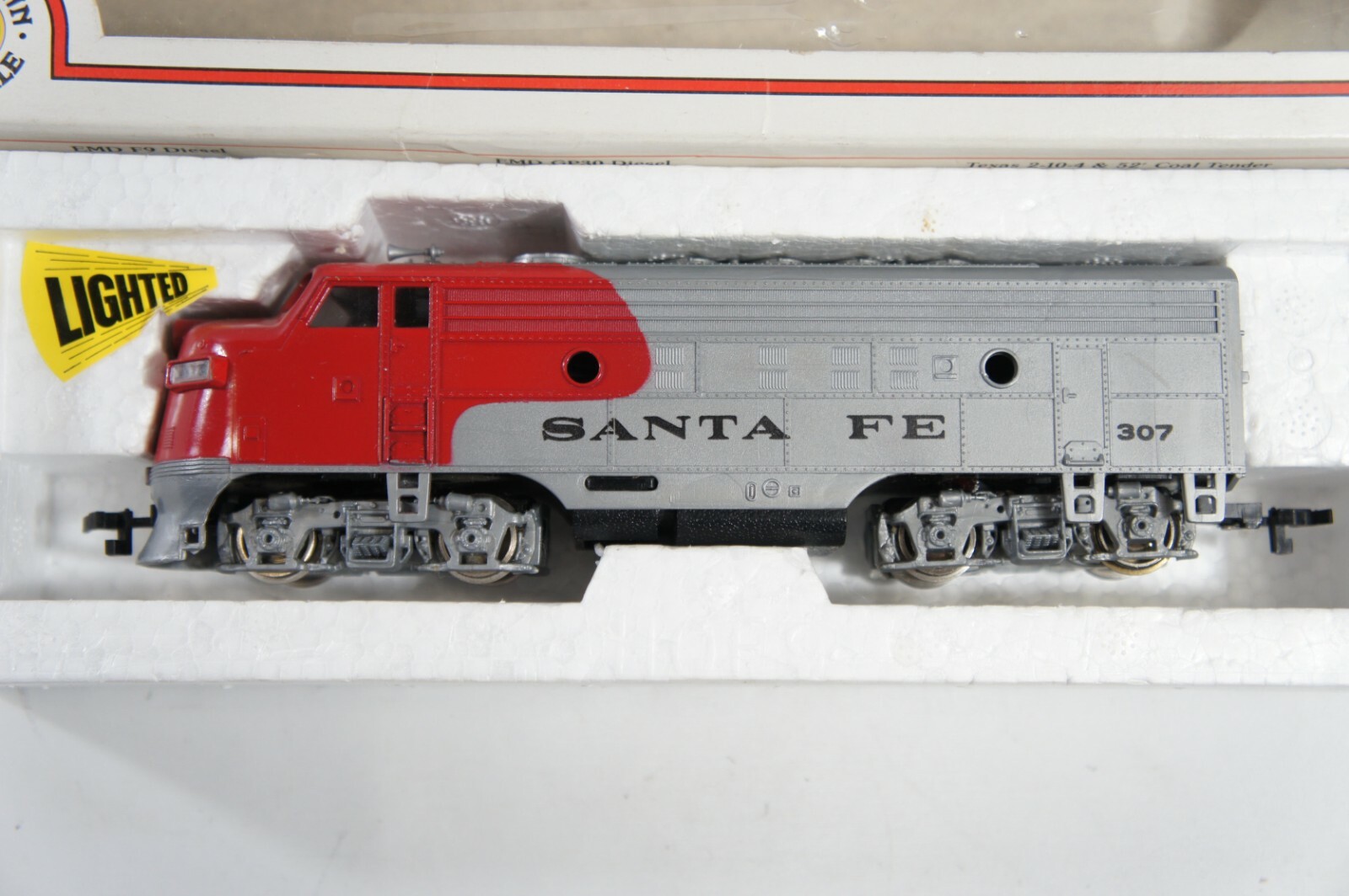 Bachman HO Scale Santa Fe Lighted Locomotive ENGINE Red Silver Black 307, in Box