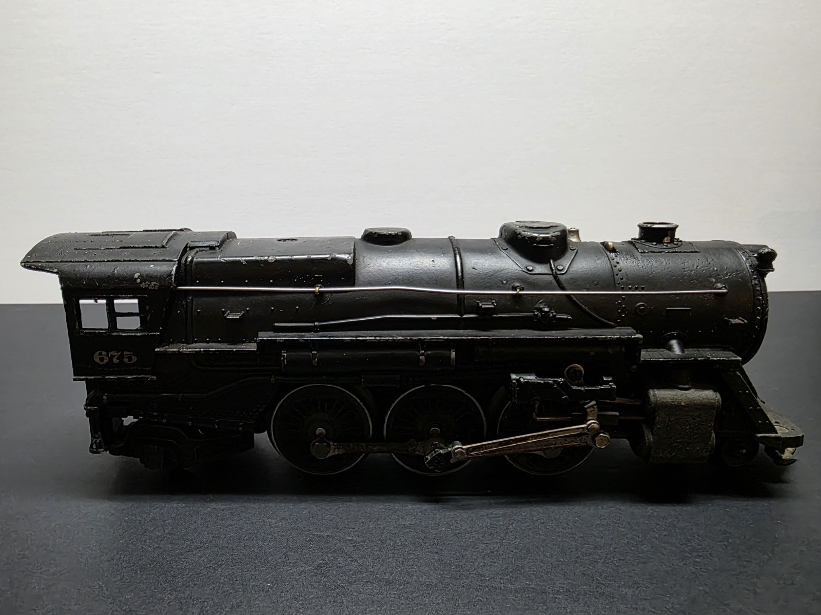 LIONEL STEAM LOCOMOTIVE #675 ENGINE 2-6-2 O SCALE POSTWAR