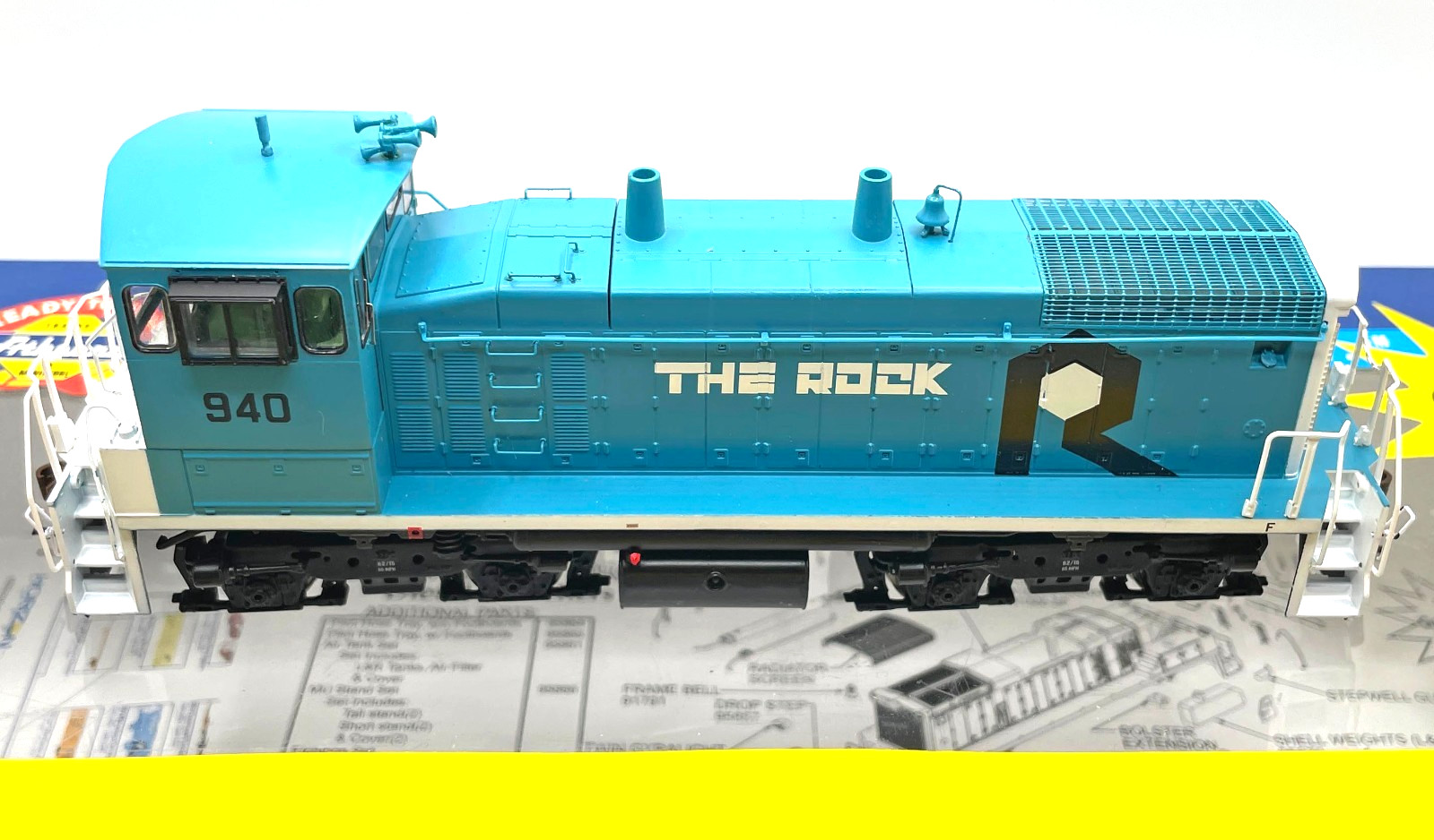 HO ATHEARN 96676 SW1500 ROCK ISLAND # 940 THE ROCK DCC QUICK PLUG EQUIPPED