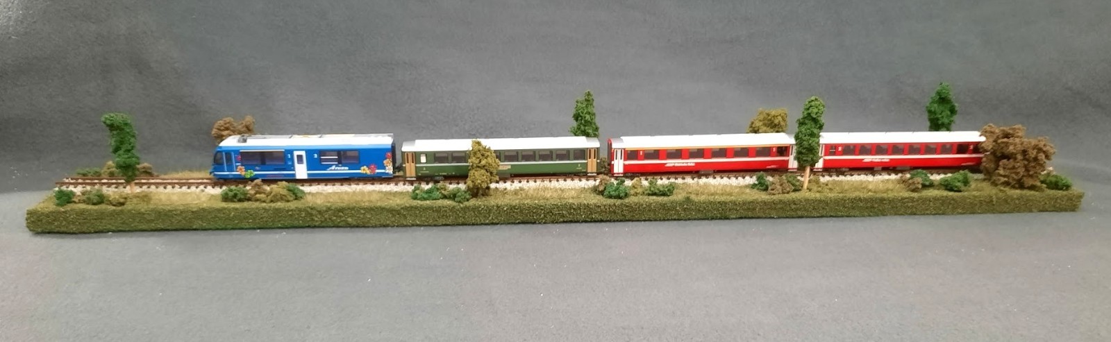 N SCALE 24″ “SUMMER SCENE ” DISPLAY DIORAMA FOR ANY N SCALE TRAINS