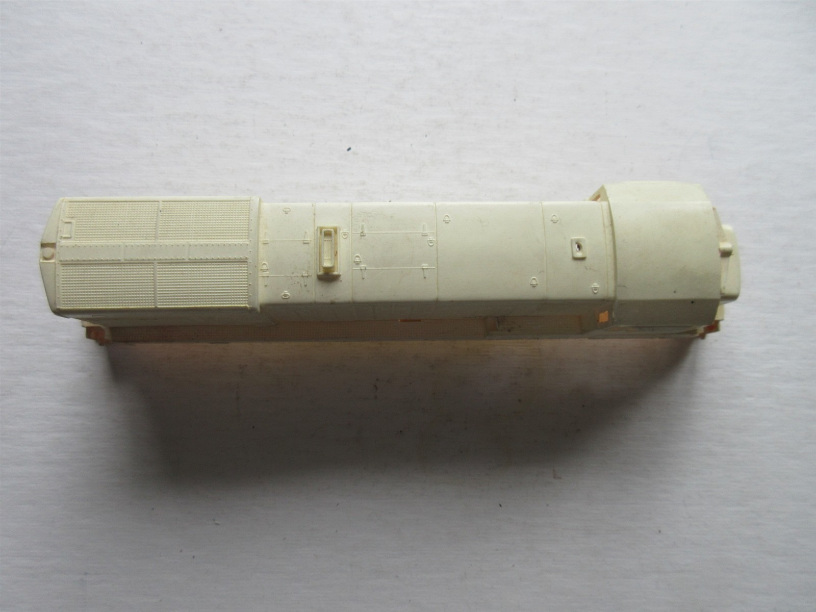 UNDECORATED white locomotive HO scalw SHELL ONLY