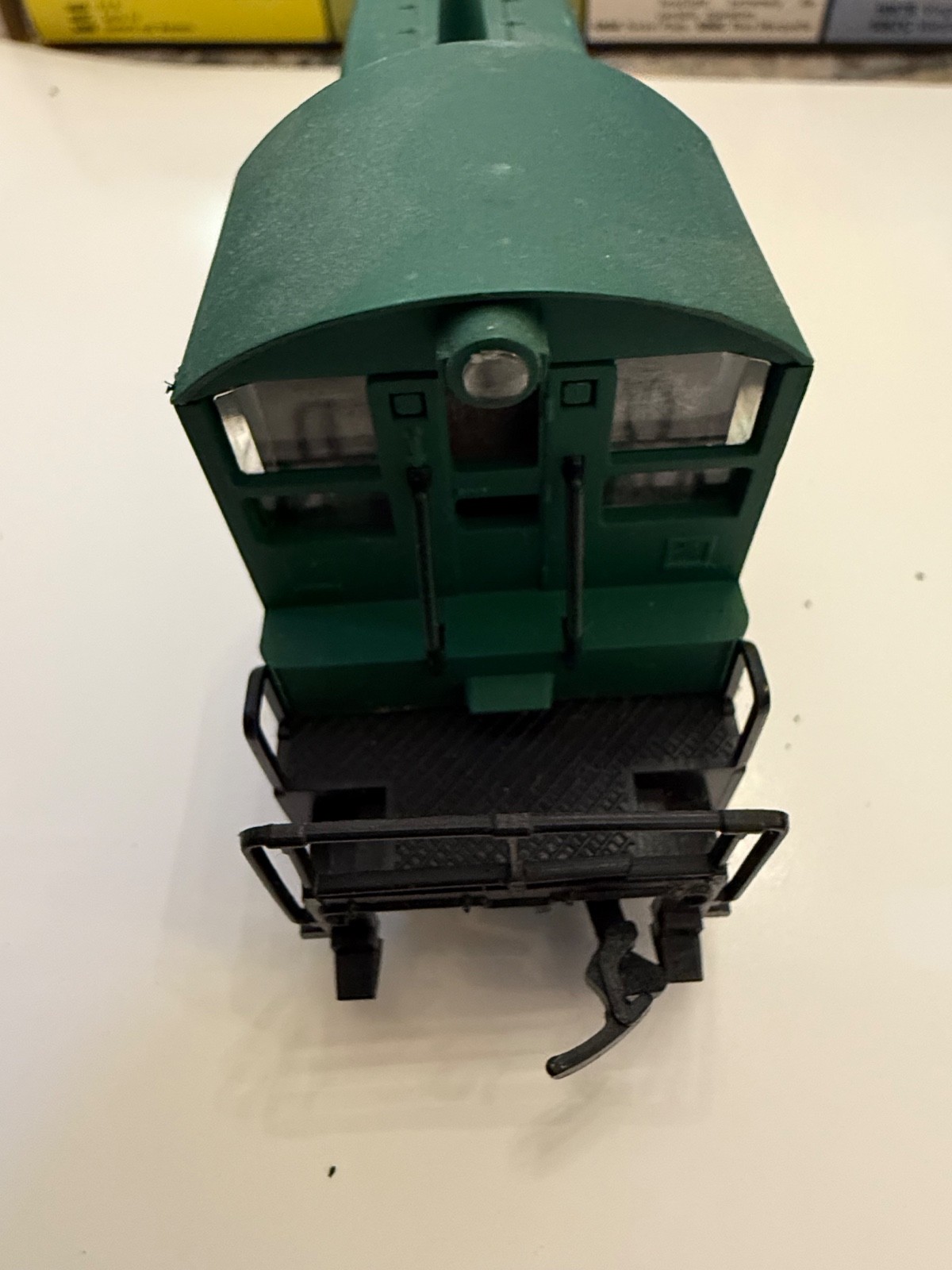 AHM Ho Scale EMD SW-1 CNW 5014B Green And Yellow Diesel Switcher